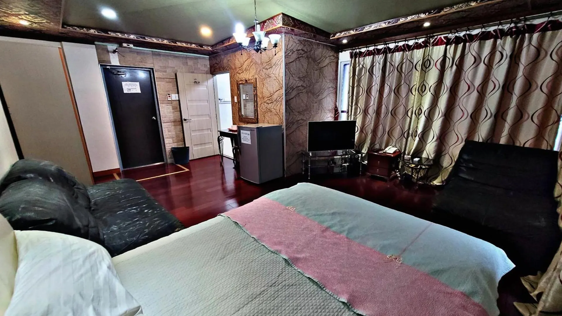 New Koa Condo Hotel 앙헬레스 2*,